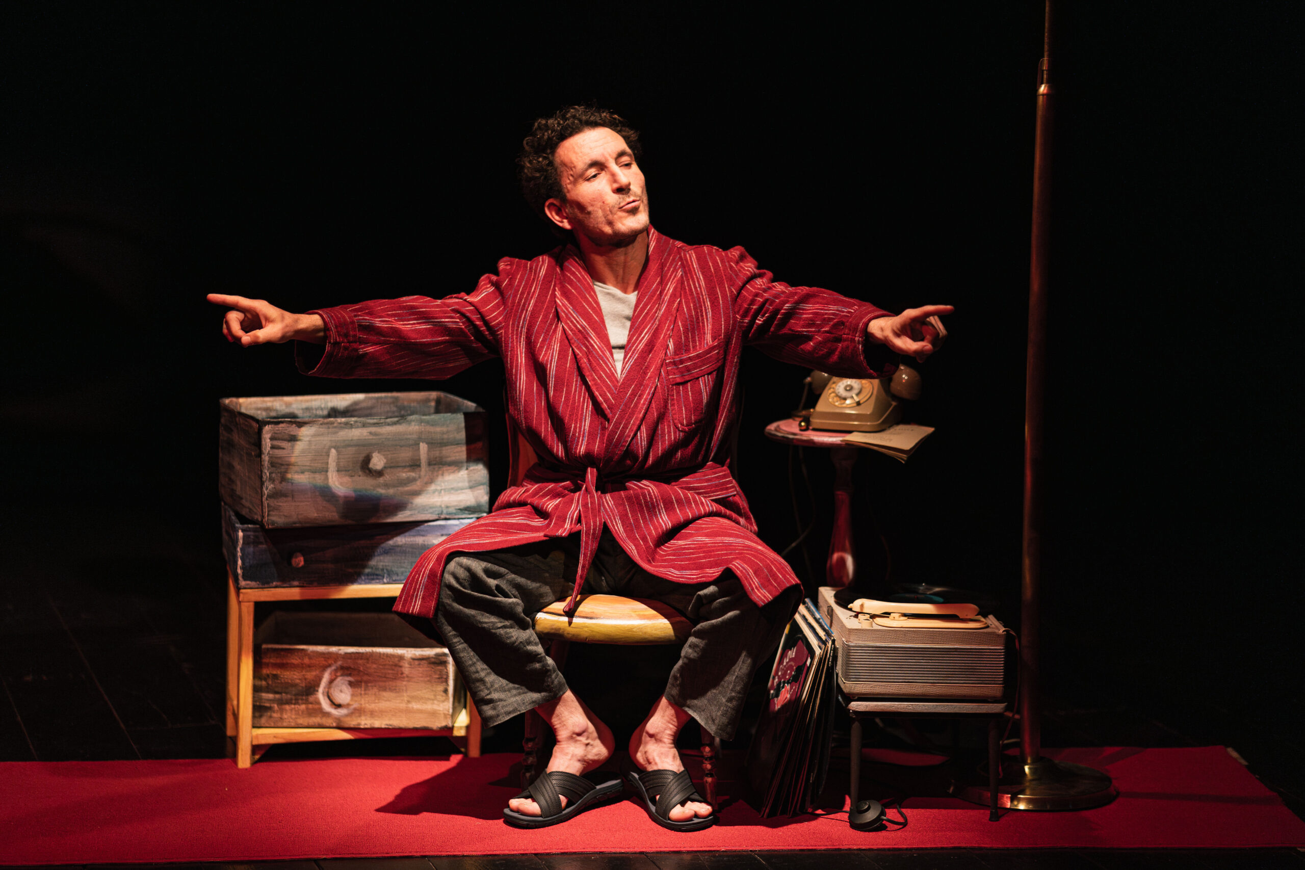 30 OTTOBRE – TEATRO – Parte la Stagione Teatrale al Piccolo – In scena “ZITTI TUTTI” con Denis Campitelli